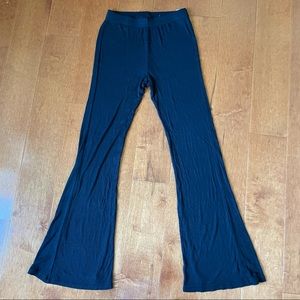 American Eagle flared leggings